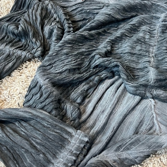 NWT XCVI Scoop Neck High Low Tunic Long Sleeve Textured Tunic Top Gray XS - Picture 8 of 8